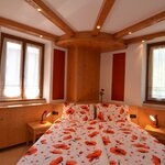 Zdjęcie Pokój trzyosobowy, prysznic, WC