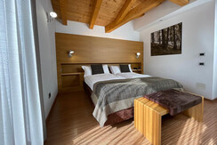 JUNIOR_SUITE_001