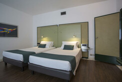 STANDARD TWIN BEDROOM