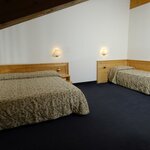  Foto von CAMERA TRIPLA