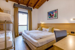 CAMERA CON CASTELLO I