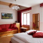  Photo of 4-bed room, shower and bath, toilet, facing the mountains