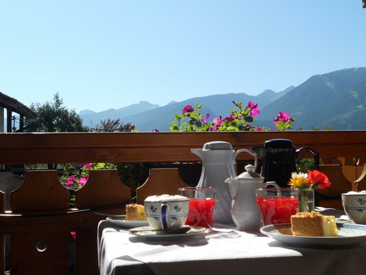 COLAZIONE IN CAMERA | © HOTEL SALVANEL CAVALESE