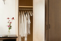 stanza particolare armadio 4