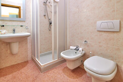 _NIC5371 copia bagno