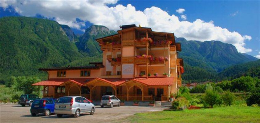 Hotel Job - Monclassico estate