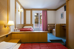 camera-215-3letti-2_junior_tripla_gradino