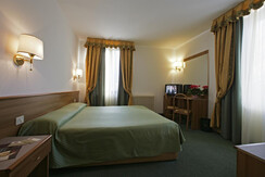 Liberty_hotel_male'