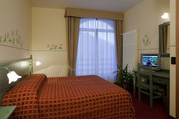 Hotel Locanda Locatori P. Tonale camera