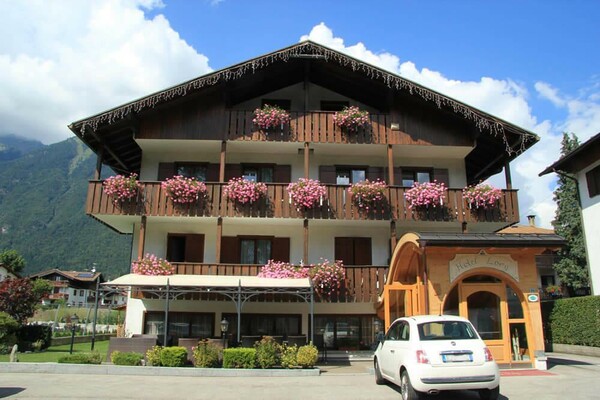 Hotelm Lory Pinzolo