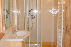 Mas de la Bolp, Val di Rabbi, Trentino, Anemone (1