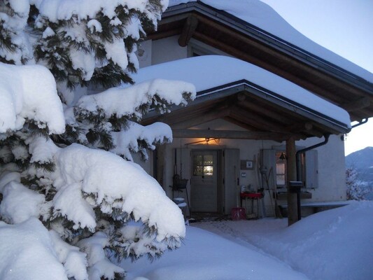 Ingresso del B&B in inverno