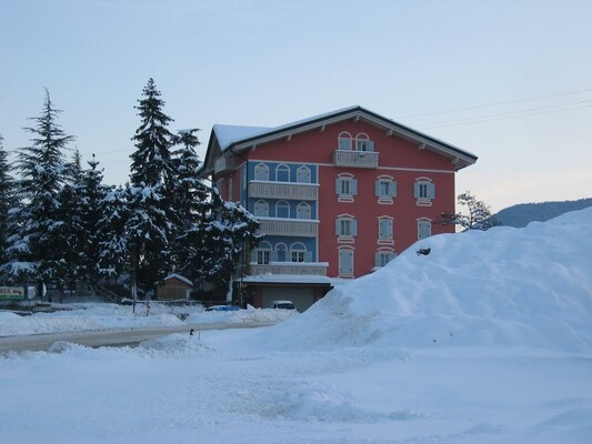 Albergo Miramonti in inverno