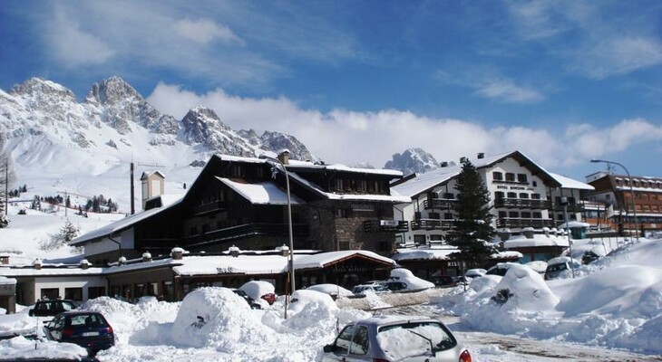 Hotel Monzoni - Passo San Pellegrino - Val di Fass