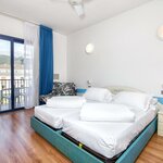 Foto di Camera tripla NON RIMBORSABILE