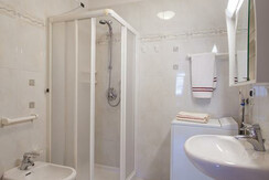 Residence-Cristina-Pozza_Giglio-Rosso (4)