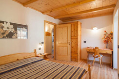 Residence-Cristina-Pozza_Campanula (8)