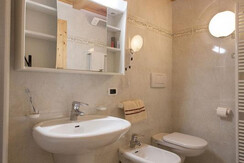 Residence-Cristina-Pozza_Campanula (6)