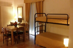 camera con letti a castello hotel Miralago Pergine