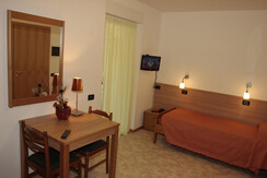 letto singolo residence Miralago Trentino