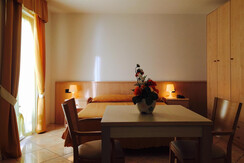 Camera vista lago residence hotel Miralago