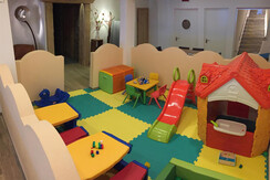 area bimbi Miralago vacanze famiglia Trentino