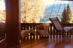 terrazzone colori autunnali con dondolo copia