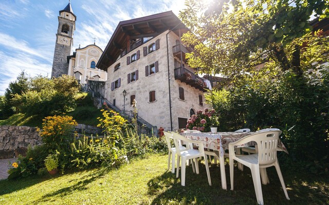 Vista dal giardino