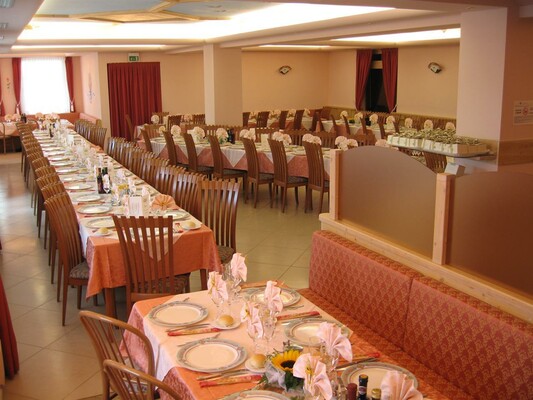 Hotel Rosalpina_restaurant room