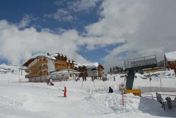 Hotel San Marco - Passo San Pellegrino - Fassatal - Winter