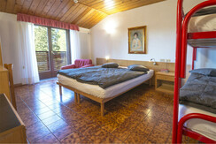 camera quadrupla, letto matrimoniale