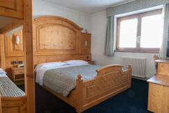 Tripla-Quadrupla superior 1