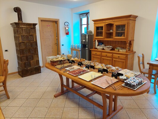 sala e tavolo colazione 1