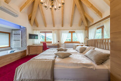 camera torre romanitica