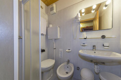 h_trentino_bagno_family room