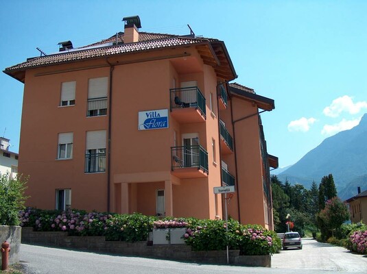 Esterna Villa Flora
