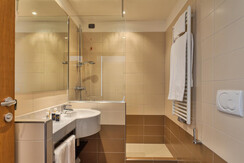 camera doppia bagno