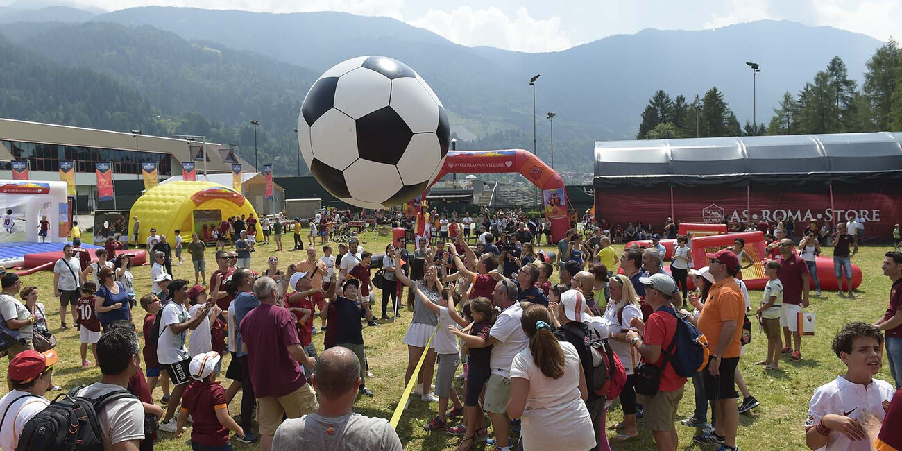 Pinzolo, tanti applausi per un ispirato Dzeko #3