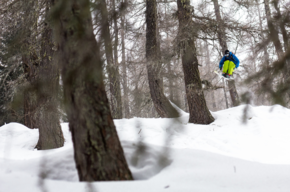 ПРИКЛЮЧЕНИЯ В СНЕГАХ, ВО ЛЬДАХ И В ВОЗДУХЕ