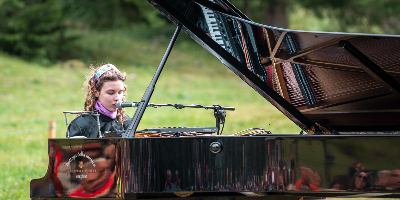 FRIDA BOLLANI MAGONI, UNA MAGIA DI NOTE E DI GIOCHI DI ECHI CON LE ROCCE #1