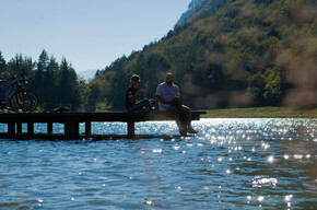Lago di Nembia - ciclisti in relax