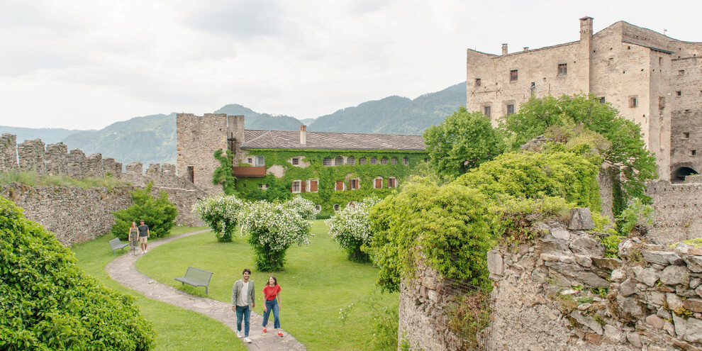 Замок Пержине