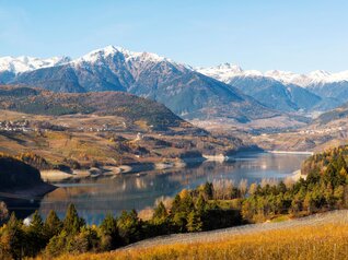 Santa Giustina See - Der große Staudamm im Tal der Canyons