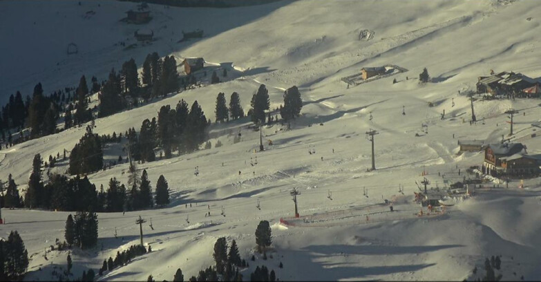 Webcam Pampeago  - Predazzo -  Obereggen - Mountain huts Zischg and Ganischger