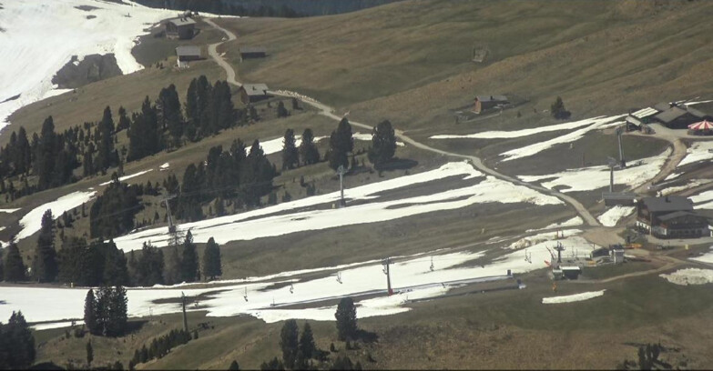 Webcam Pampeago  - Predazzo -  Obereggen - Mountain huts Zisch and Genischer