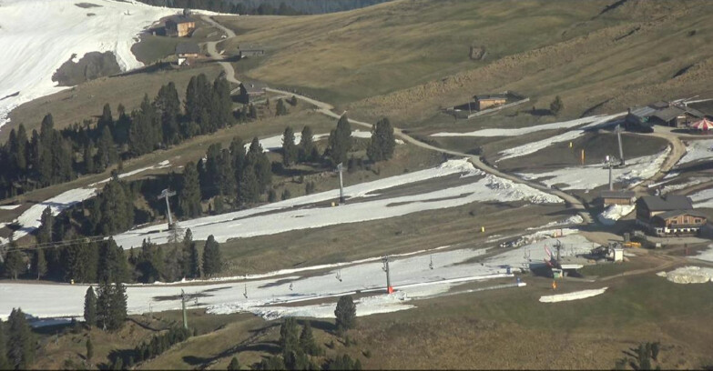 Webcam Pampeago  - Predazzo -  Obereggen - Mountain huts Zisch and Genischer