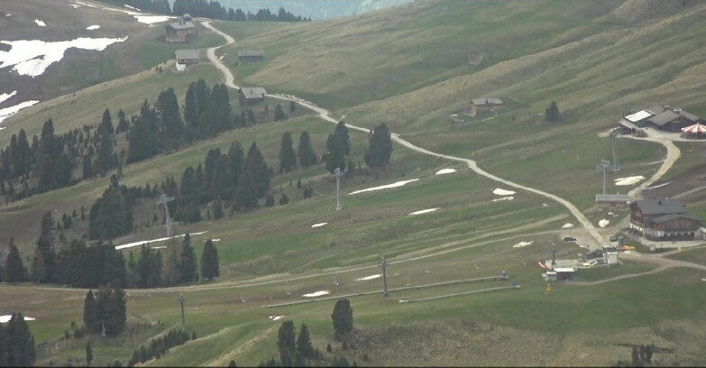 Webcam Pampeago  - Predazzo -  Obereggen - Mountain huts Zisch and Genischer