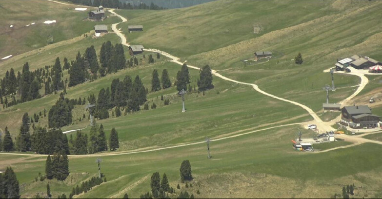 Webcam Pampeago  - Predazzo -  Obereggen - Mountain huts Zisch and Genischer