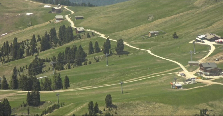 Webcam Pampeago  - Predazzo -  Obereggen - Mountain huts Zisch and Genischer
