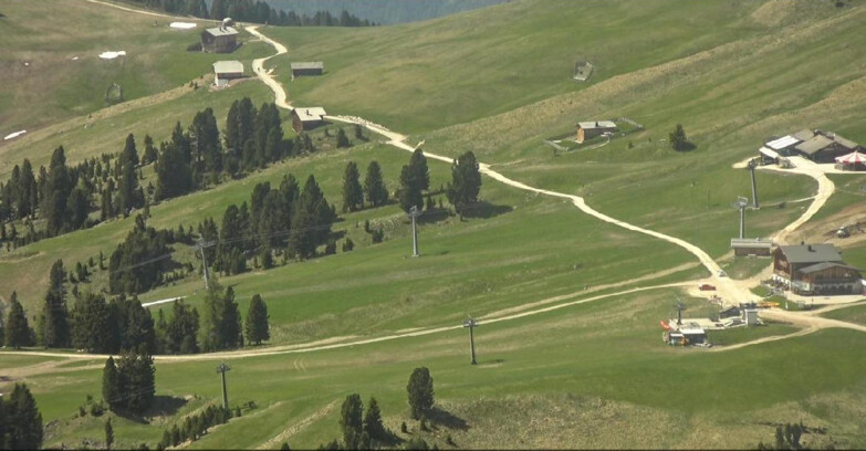 Webcam Pampeago  - Predazzo -  Obereggen - Mountain huts Zisch and Genischer